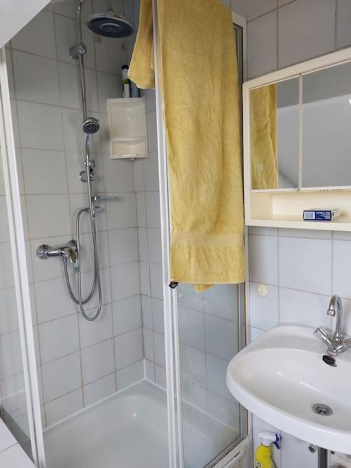 Helle Ruhige Zimmer Zu Vermieten 卡塞尔 外观 照片